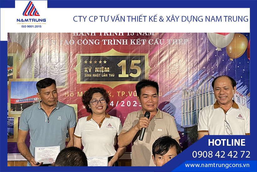 Giám đốc xưởng Lê Trần Châu phát biểu tại buổi lễ